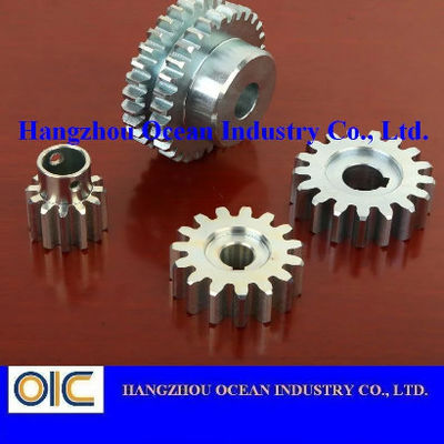China 1 Set Of Transmission Spare Parts Silver Car Engine Spare Parts Components Designed For Automotive Engine Maintenance Tasks fournisseur